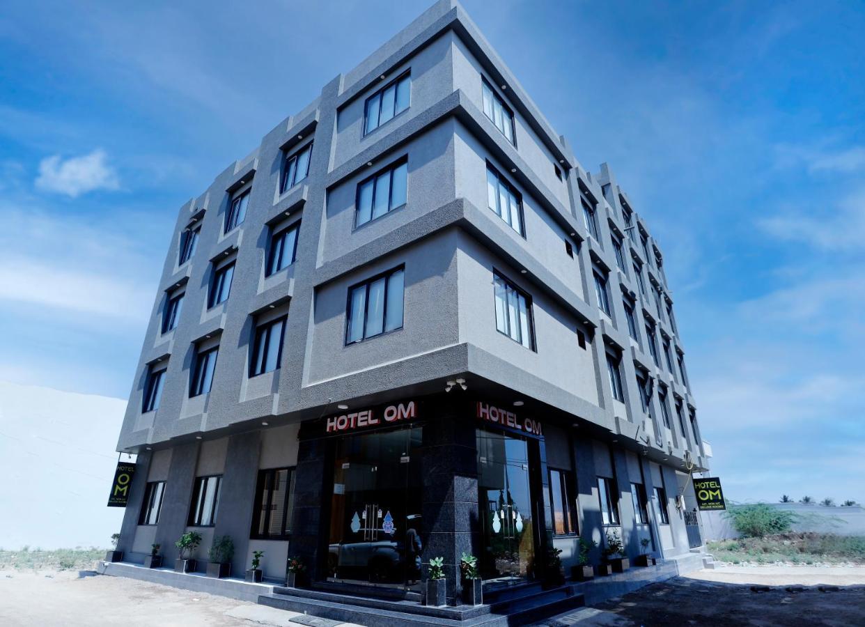 Somnāth Hotel Om מראה חיצוני תמונה