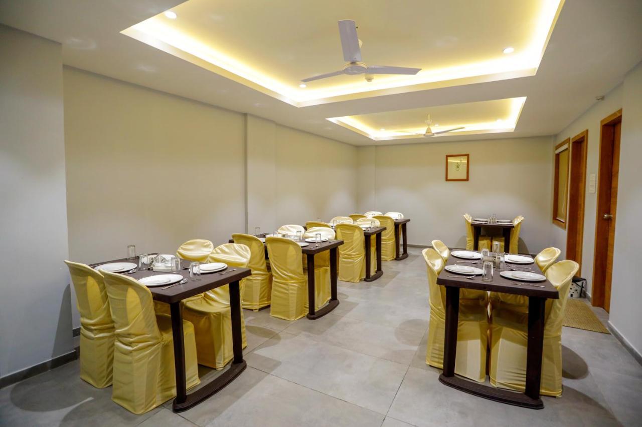 Somnāth Hotel Om מראה חיצוני תמונה