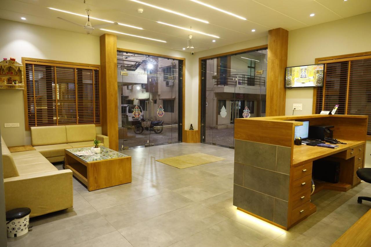Somnāth Hotel Om מראה חיצוני תמונה