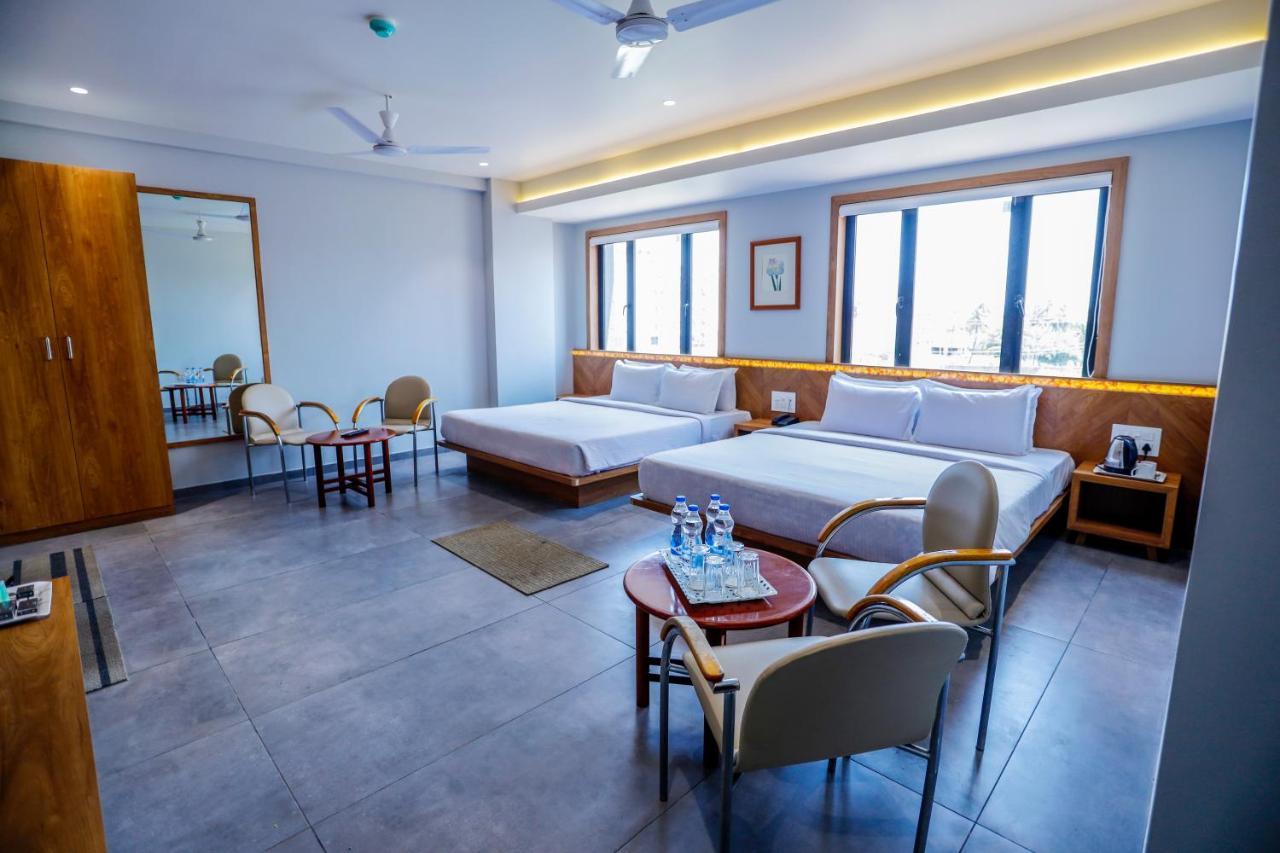 Somnāth Hotel Om מראה חיצוני תמונה