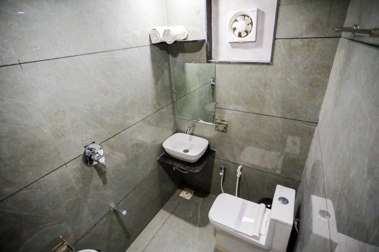 Somnāth Hotel Om מראה חיצוני תמונה
