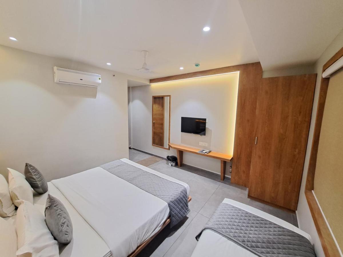 Somnāth Hotel Om מראה חיצוני תמונה